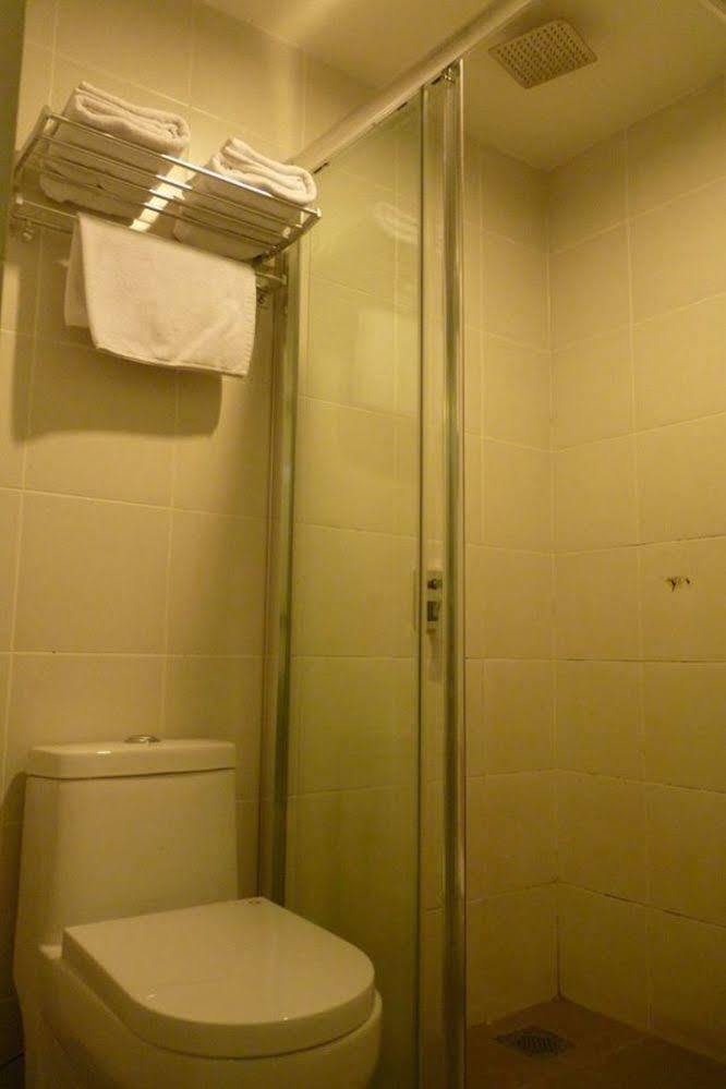Transit Hotel Labuan Exteriör bild